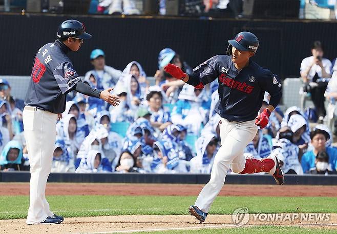 '선크림 잊은 얼굴' 롯데 노진혁