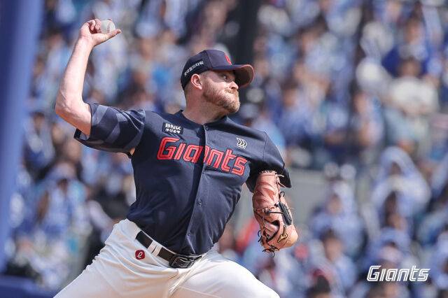 스위퍼만 38구 정말 '와이스' 느낌있네, 롯데 '2선발' 첫 등판 어땠나…