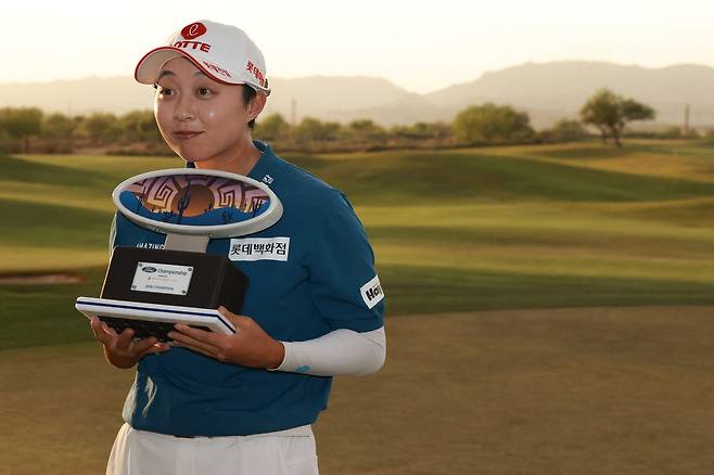 윤이나 험난하고 짜릿했던 시즌 첫 ‘톱10’ 공동 6위 개인 최고 성적…‘8번 홀까지 보기 1개’ 이후 ‘18번 홀까지 파 1개’