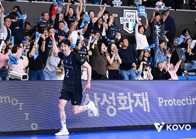 “도대체 얼마 줘야해?” 실시간으로 몸값 오르고 있는 현대캐피탈 에이스 허수봉 “지석이형이 NO.1 자리 다시 뺏는다고요? 지키겠습니다” [남정훈의 오버 더 네트]