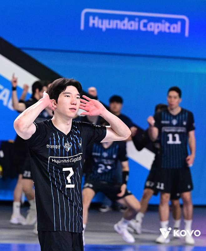 “도대체 얼마 줘야해?” 실시간으로 몸값 오르고 있는 현대캐피탈 에이스 허수봉 “지석이형이 NO.1 자리 다시 뺏는다고요? 지키겠습니다” [남정훈의 오버 더 네트]