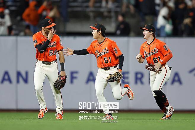 한국어로 “닥쳐”라고 말하는 도미니칸이 있다고? 누가 가르쳤나 봤더니… “얘네들 진짜 웃기네”