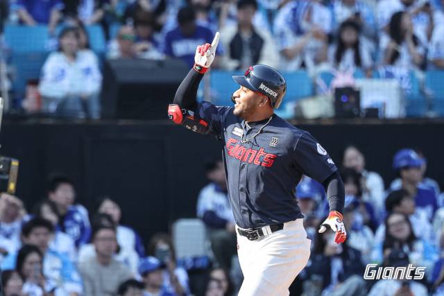 ‘신의 한 수’된 1번 레이예스, 홈런군단 거인 선봉장으로 변신