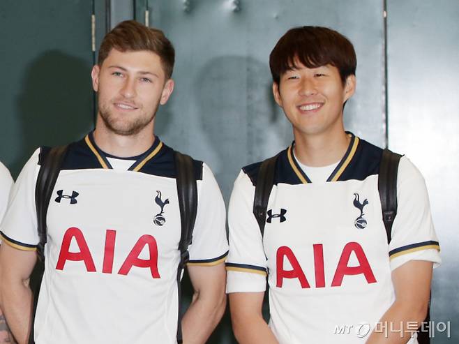 '강등 위기' 토트넘, 차기 감독에 '손흥민 절친' 벤 데이비스 거론