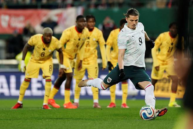 홍명보호 이런 일이…오스트리아 대기록 제물 위기→한국전 패하지 않으면 51년 만의 '홈 무패 신기록'+