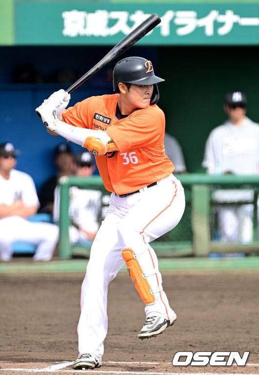 김경문 눈 틀리지 않았다? 포수→외야수 전향, 한화 거포 기대주 2안타 2타점…가능성 확인하다 [오!쎈 퓨처스]