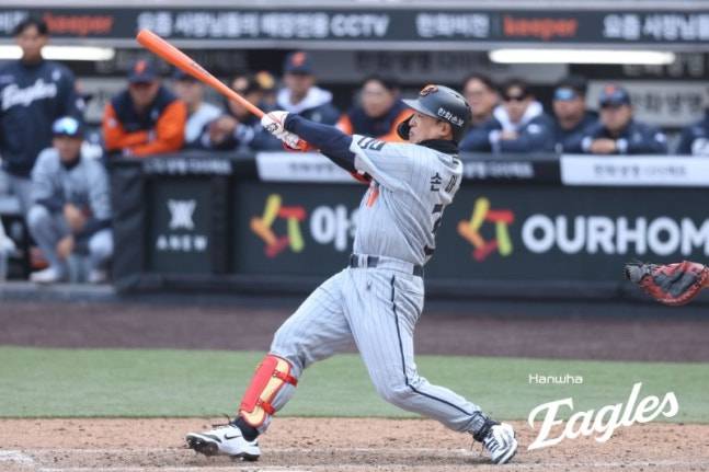 '손아섭이 사라졌다' FA 단돈 1억 막차 계약→극적 개막 엔트리 합류→그러나 이틀 만에 1군 제외…NC 권희동·손주환-SSG 김택형도 말소