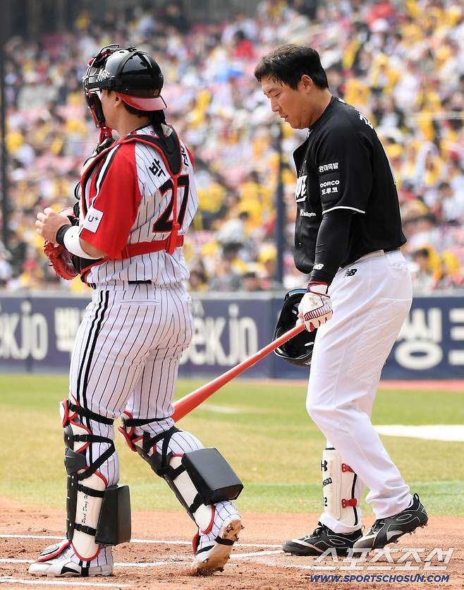 '친정팀 LG에 비수 꽂았다' 9회 경기 뒤집은 김현수 덕분에 웃은 KT...타격 기계 해결사 본능 [잠실 현장]