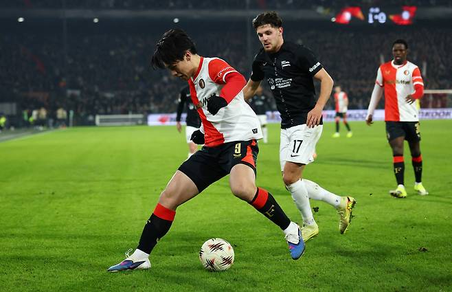 '손흥민 은퇴하면 내 세상'...'일본 최초 유럽 득점왕 예약' 日 스트라이커, 역대급 칭찬 쇄도...