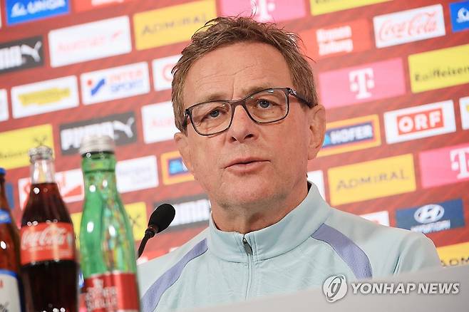 오스트리아 감독 깜짝 발언