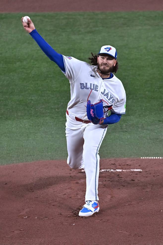 ‘최고구속 156.2㎞, 그런데…’ KBO리그 지배했던 폰세, MLB 첫 등판서 무릎 부상으로 조기 교체