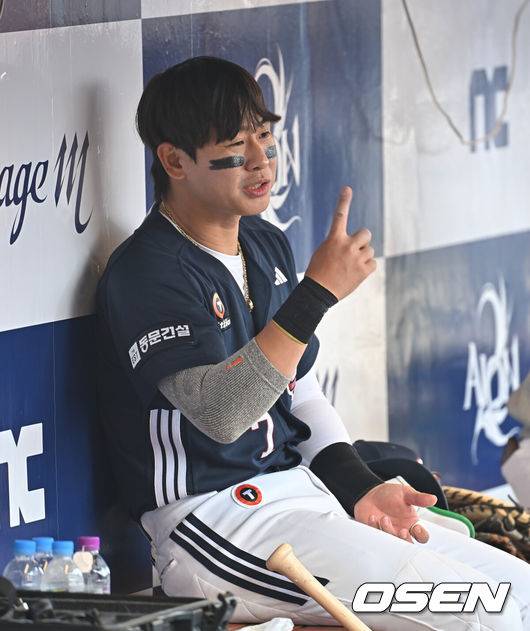 ‘KIA 떠나 80억 두산행’ 벌써 새 둥지 리더 됐다! 긴급 미팅 소집 비화 공개…14이닝 연속 무득점→대역전승 이끌다