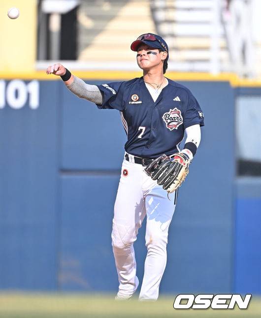 ‘KIA 떠나 80억 두산행’ 벌써 새 둥지 리더 됐다! 긴급 미팅 소집 비화 공개…14이닝 연속 무득점→대역전승 이끌다