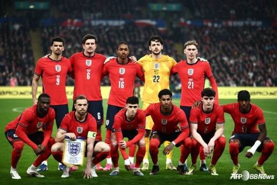 '日 축구 무섭다' 세계 4위 잉글랜드가 벌벌 떤다→무려 '케인 포함' 베스트 11 총출동