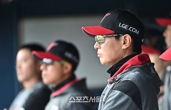 시범경기 ‘팀 내 홈런 1위’를 선발로 못 쓰다니…LG, 문보경 부상 회복이 시급하다 [SS시선집중]