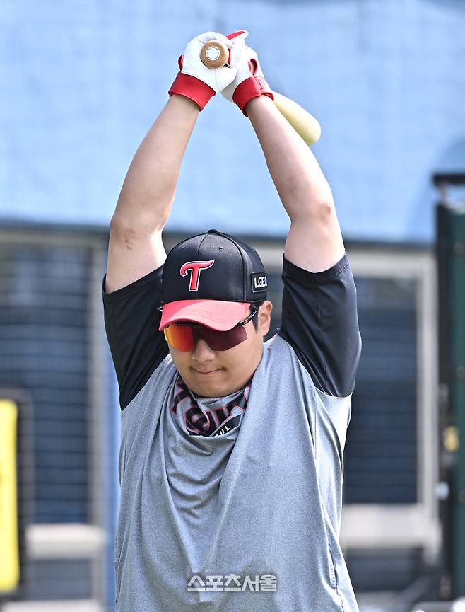 시범경기 ‘팀 내 홈런 1위’를 선발로 못 쓰다니…LG, 문보경 부상 회복이 시급하다 [SS시선집중]