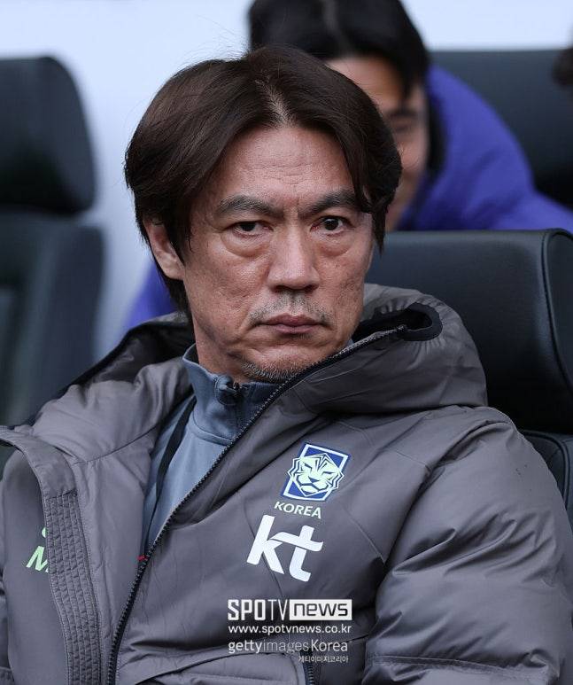 국민 지지 못 받는 홍명보 앞에서 '이런 일이'…랑닉 감독, 한국전 앞서 올해의 감독상 수상 → 오스트리아 홈 대기록까지 도전