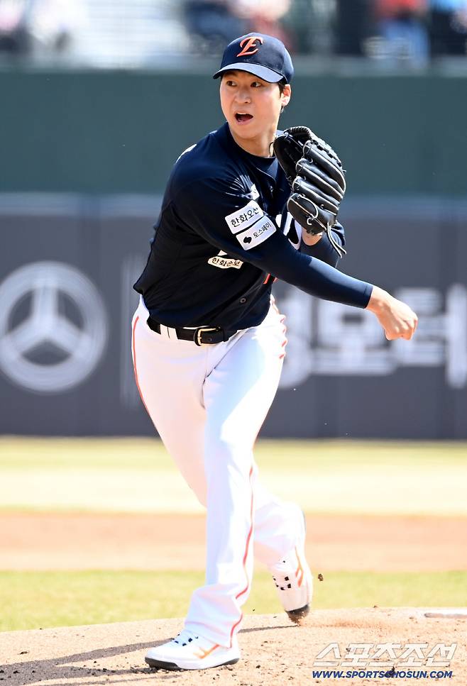 '기회는 단 1타석뿐' 왜 손아섭인가? 외야수가 6명 더 있는데…