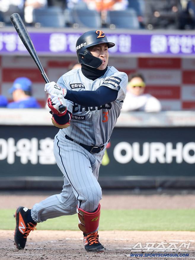 '기회는 단 1타석뿐' 왜 손아섭인가? 외야수가 6명 더 있는데…