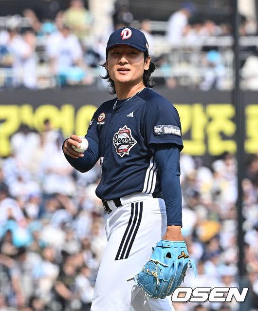 국대 에이스가 홈런 2방 맞고 5이닝 못 채웠는데...134승 레전드 사령탑,