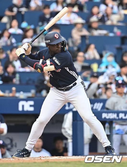 국대 에이스가 홈런 2방 맞고 5이닝 못 채웠는데...134승 레전드 사령탑,