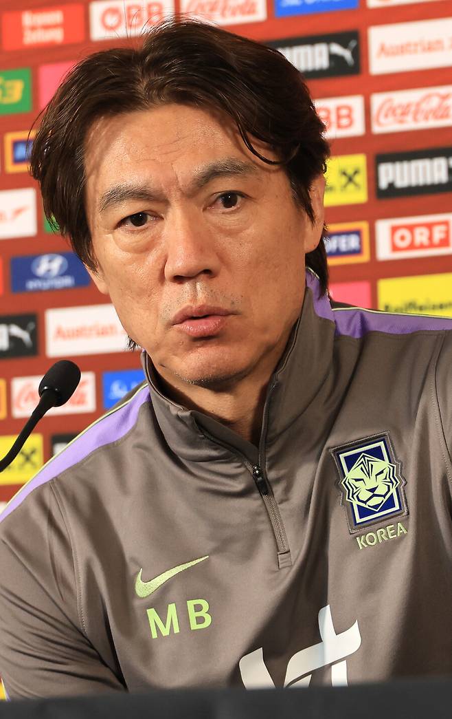 홍명보호 0-4 완패 듣고 자신감 얻었나, 최약체 남아공 “월드컵 이변 가능하다” 공식발언