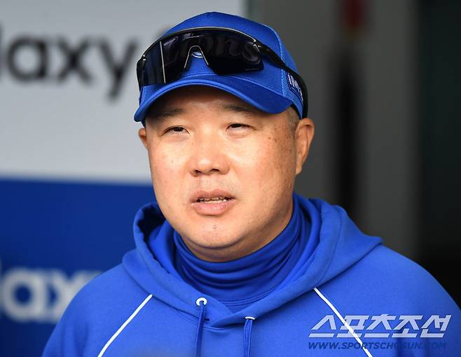 롯데에 홈런 7방 얻어맞고, 1개도 못쳤다...감독의 '웃픈' 농담