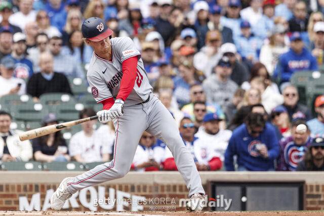 '홈런-볼넷-안타-안타-홈런-3루타-볼넷-안타-안타-안타' 방출 3회 눈물 씼었다, ML 역대 두 번째 대기록이라니