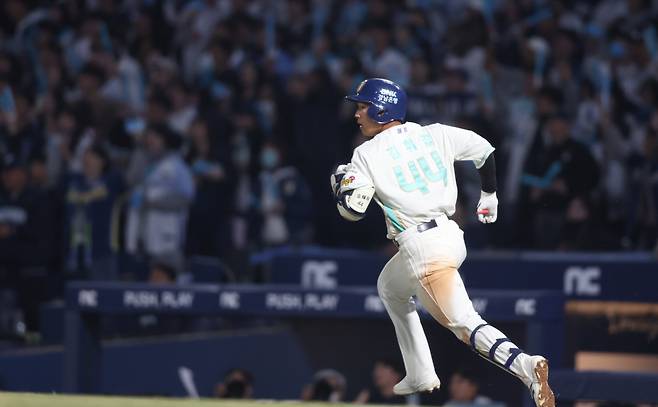 롯데 연승 컷! 이호준 NC 감독, 예언 들어맞았다! →