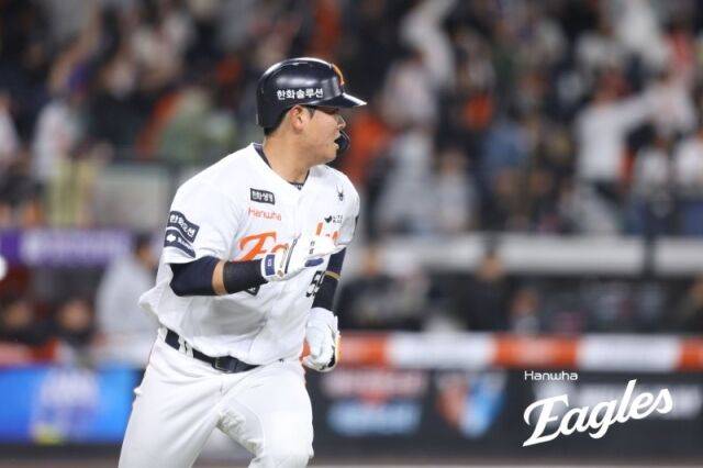 '화이트 부상+엄상백 헤드샷 퇴장-노시환 5삼진' 한화 승승승 실패, 강백호 더비 첫판 내줬다…ML 28G 외인 KKKKKKK 데뷔승 [MD대전]