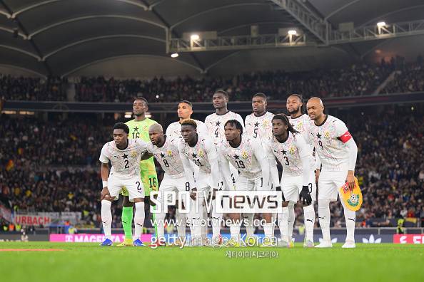 [오피셜] ‘오스트리아전 패배=경질’ 공식될까...“우리도?” 팬들 기대→1-5 대패한 가나 오토 아도 감독 경질