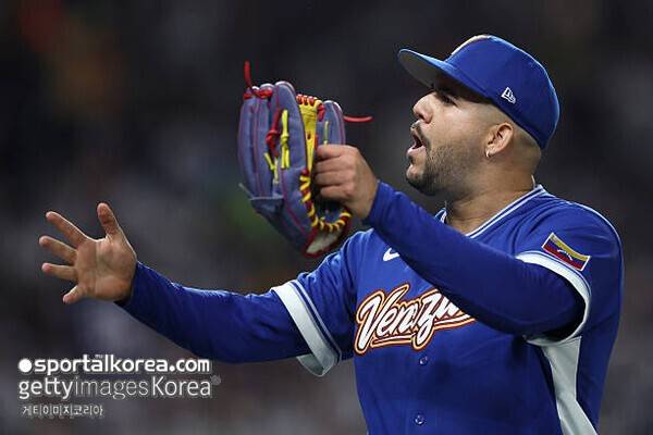 '안타깝다' 한국서 버림받은 '세계챔피언', ML 두 번째 등판서 1이닝 3실점 부진→ERA 13.50 수직 상승