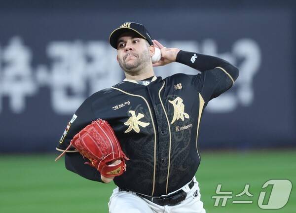 '안타깝다' 한국서 버림받은 '세계챔피언', ML 두 번째 등판서 1이닝 3실점 부진→ERA 13.50 수직 상승