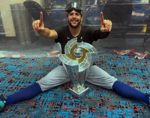 '안타깝다' 한국서 버림받은 '세계챔피언', ML 두 번째 등판서 1이닝 3실점 부진→ERA 13.50 수직 상승