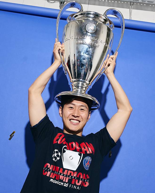 이영표·손흥민·양민혁 계보 이어 ‘한국인 4호’ 탄생할 수도…“토트넘, EPL 잔류 시 이강인 영입 경쟁 참전한다”