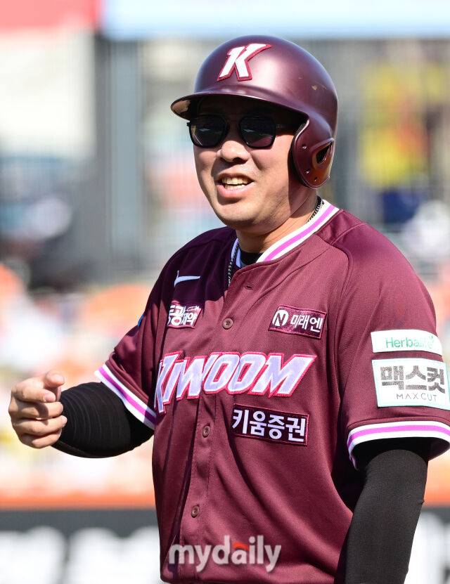 안치홍, 한화 팬 무시 논란? 알고 보니 '무서운 집념'이 만든 해프닝 [유진형의 현장 1mm]