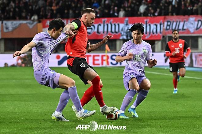 '홍명보호 또 졌다' 스리백 고집에 또 무너진 수비, 오스트리아에 0-1 패배