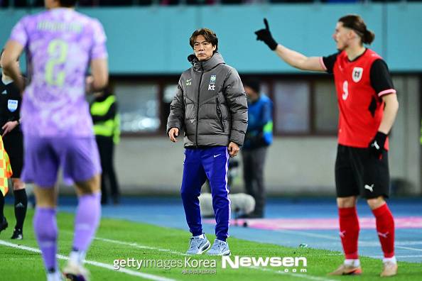 홍명보호만 잘하면 되는데, 이탈리아 탈락으로 한국 또 ‘꿀대진’ 가능성↑ [A매치 와치]