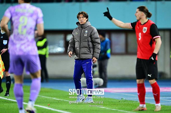 '0-4 패배, 0-1 패배' 홍명보 선언