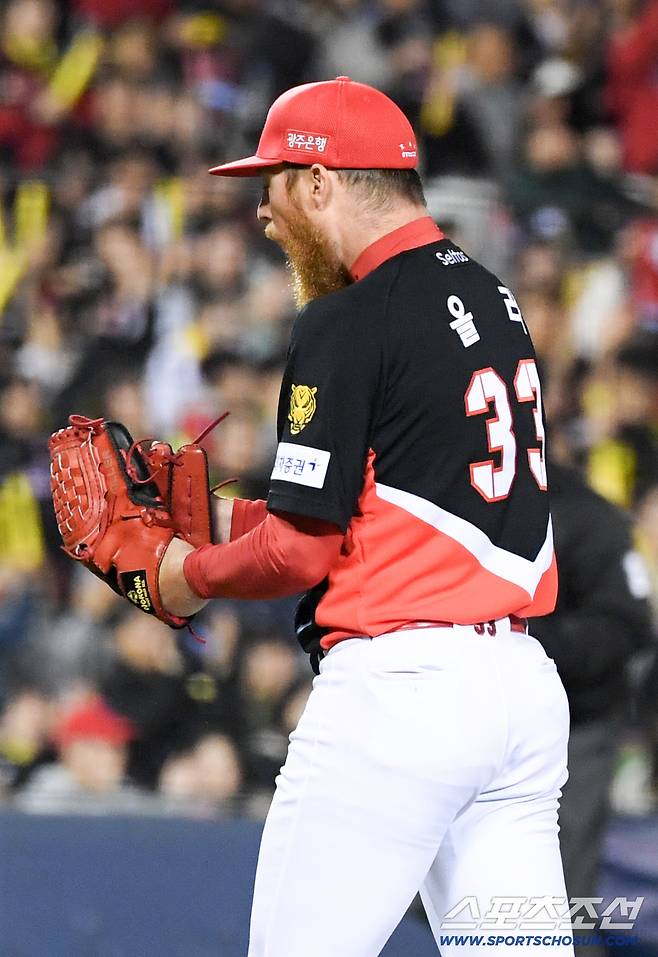 '와 30억 에이스급' KIA 재계약 애원해줘서 고맙다…