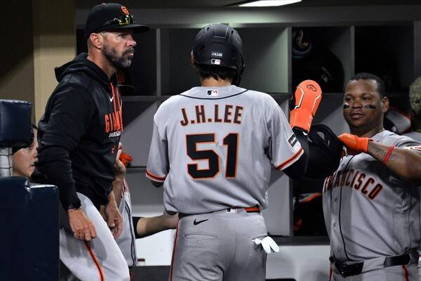 13타수 1안타 후 살아나는 이정후, 2루타 2개 작렬