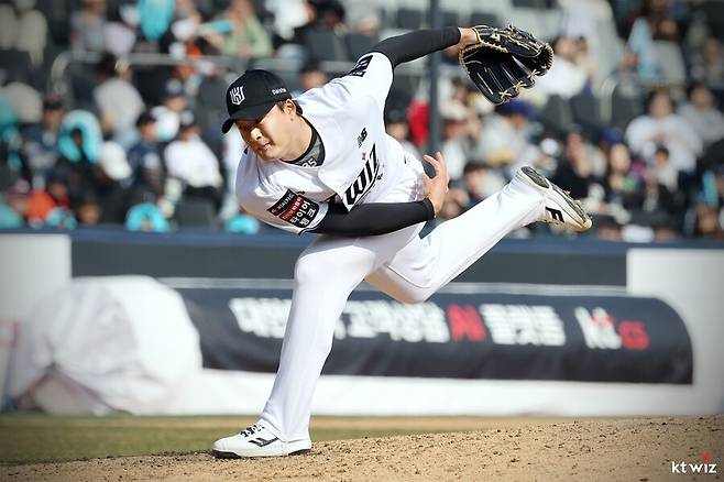 한화 어떻게든 보호선수 묶었어야 했나…154km 강속구에 속수무책, 이렇게 빨리 당할 줄이야