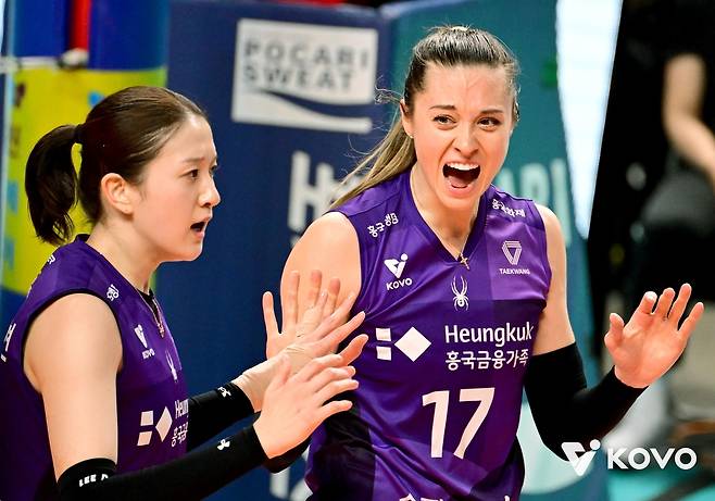 프로배구 일정 마친 외국인 선수들 속속 출국…'장기 체류'도