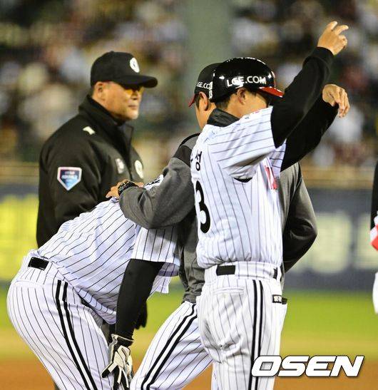 'LG 초비상' 문보경, 허벅지 잔부상 라인업 빠졌다...이재원 드디어 첫 선발 출장, 박동원 4번타자 [오!쎈 잠실]