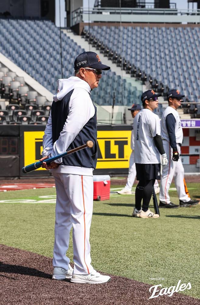 한화 154km 외인투수 부상에 난리났다…이미