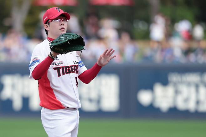 KIA 에이스는 파도 파도 미담만… 동료까지 업그레이드시켰다고? KIA 시즌 반란 일으키나