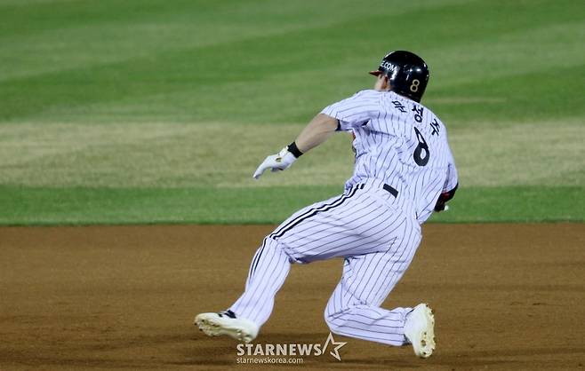 '우강훈 154㎞' 우승팀 '패패패패패패' 악몽... 불펜이 지웠다! LG, KIA 7-2 꺾고 시즌 첫 승 [잠실 현장리뷰]