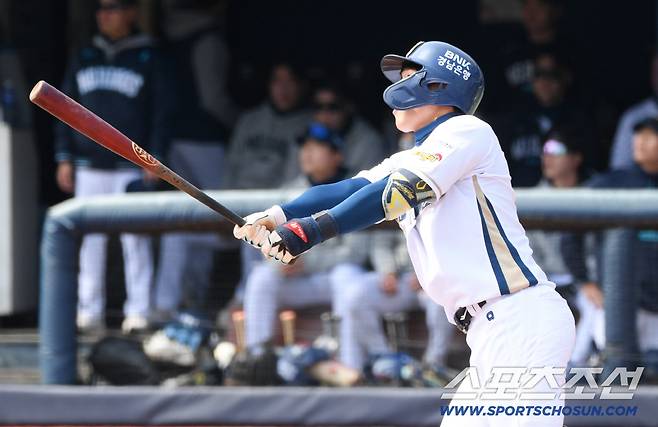 이걸 이렇게 지다니! 롯데 1-2 → 4-2 → 4-4 → 끝내기 밀어내기 허망한 패전. NC에 4-5로 졌다 [창원 현장]