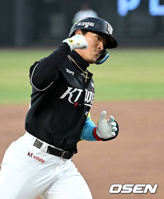'4시간 19분 대혈투' KT, 한화와 2:4→6:5→11:5→11:11→14:11 난타전 끝 개막 4연승 질주 [대전 리뷰]