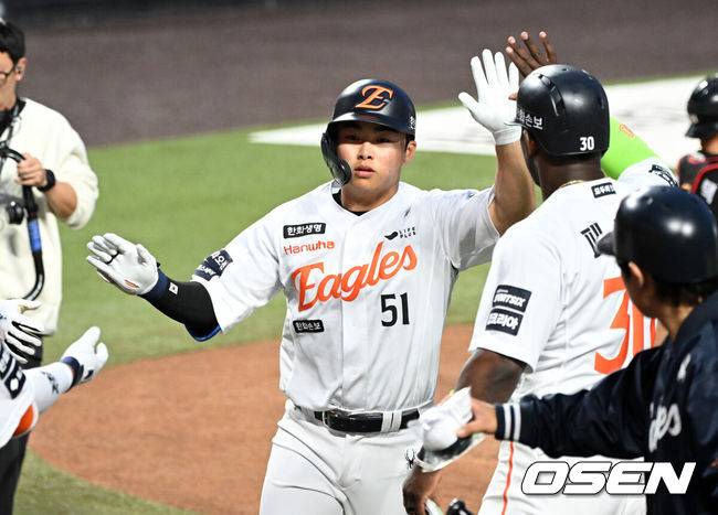 '4시간 19분 대혈투' KT, 한화와 2:4→6:5→11:5→11:11→14:11 난타전 끝 개막 4연승 질주 [대전 리뷰]